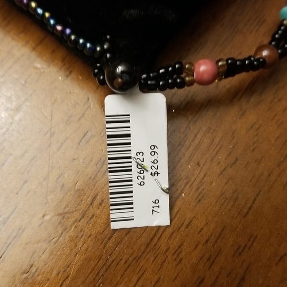 $5 ITEM. Small velvet bag with beads. MUST BUNDLE WITH OTHER ITEMS - Picture 6 of 10